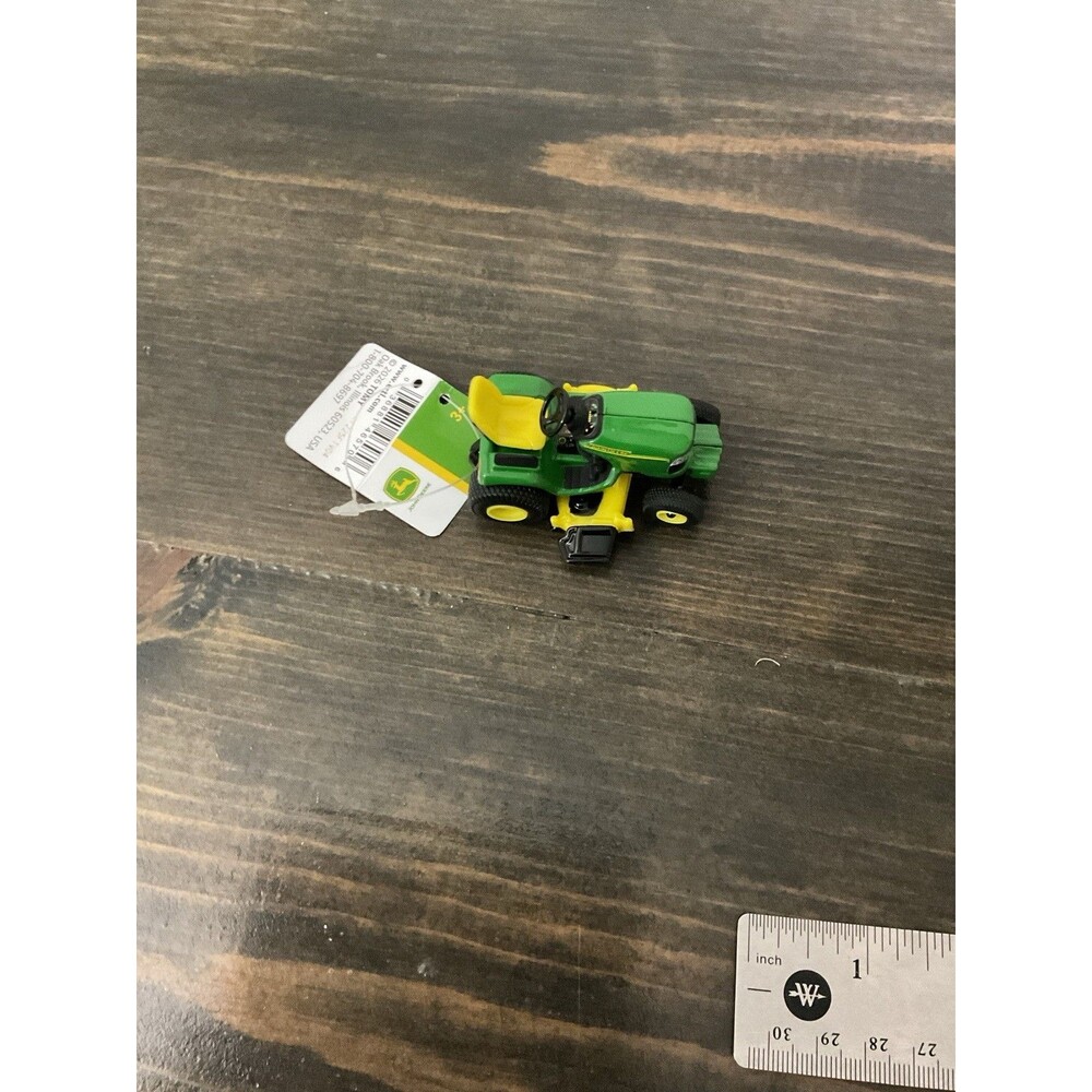 ERTL John Deere Riding Lawn Mower Tractor Green Yellow 2026 TOMY Tagged